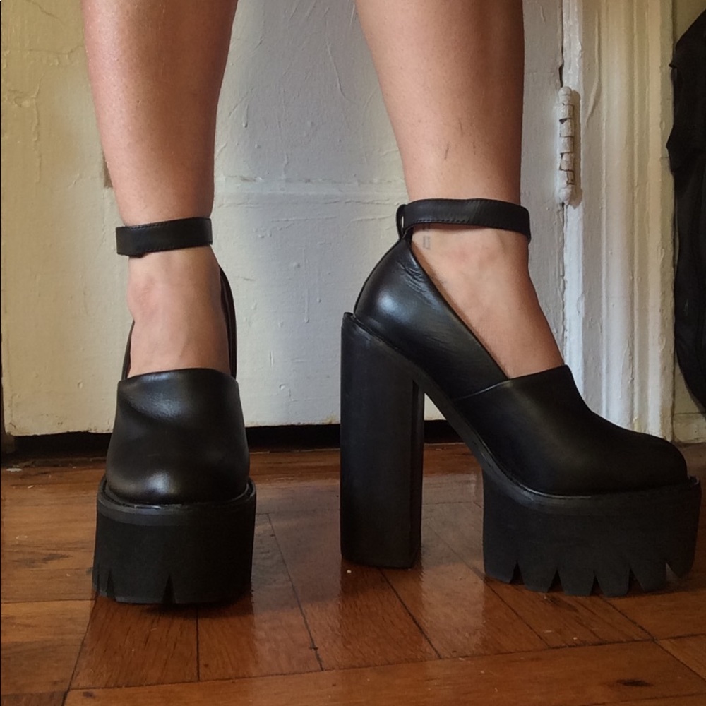 Chunky Goth Platform Heels with Removable Strap!